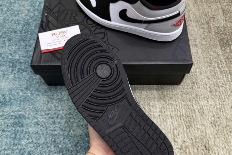 Giày Air Jordan 1 Low Black Matte Silver đen trắng bạc