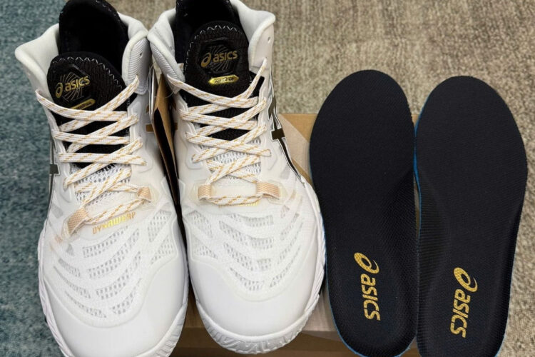 Giày Asics Metarise White Gold Trắng sọc Vàng