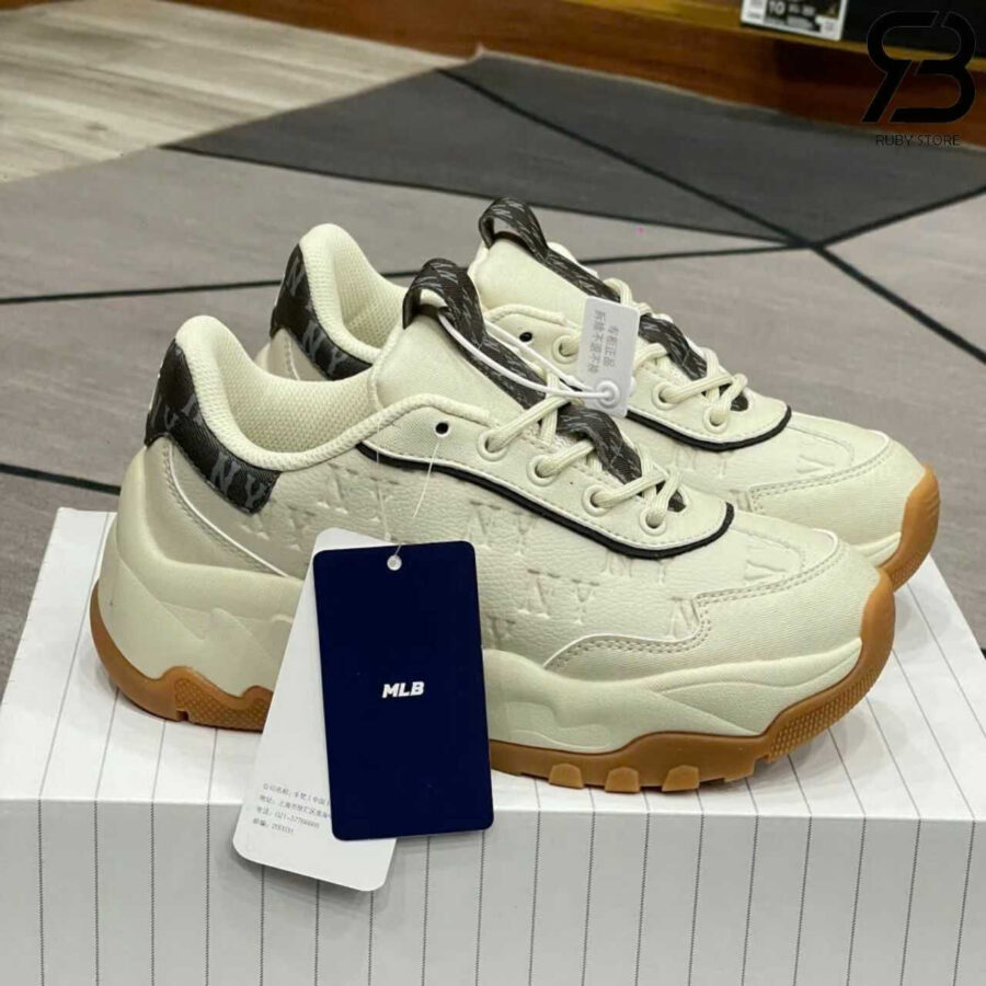 Giày MLB BigBall Chunky Embo Mono New York Yankees Ivory Kem Đen