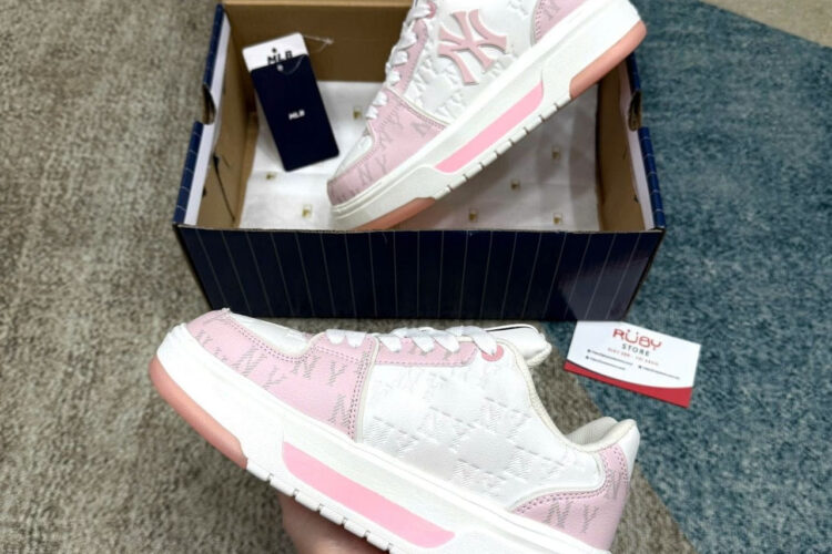 Giày MLB Chunky Liner Embo Monogram NY Pink Hồng trắng