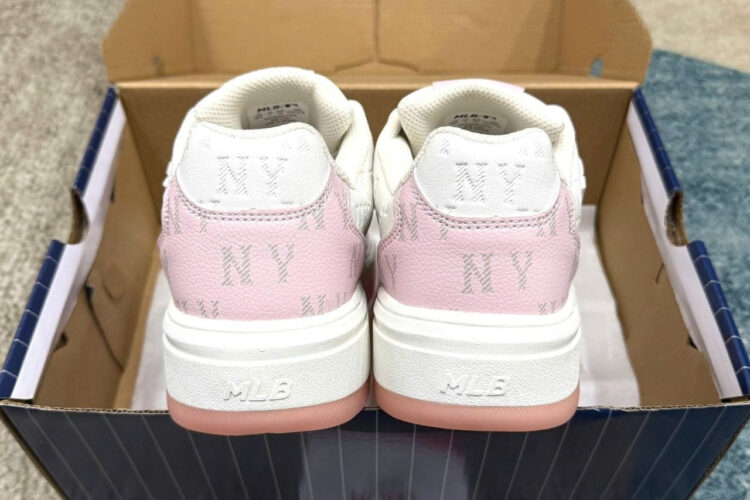 Giày MLB Chunky Liner Embo Monogram NY Pink Hồng trắng