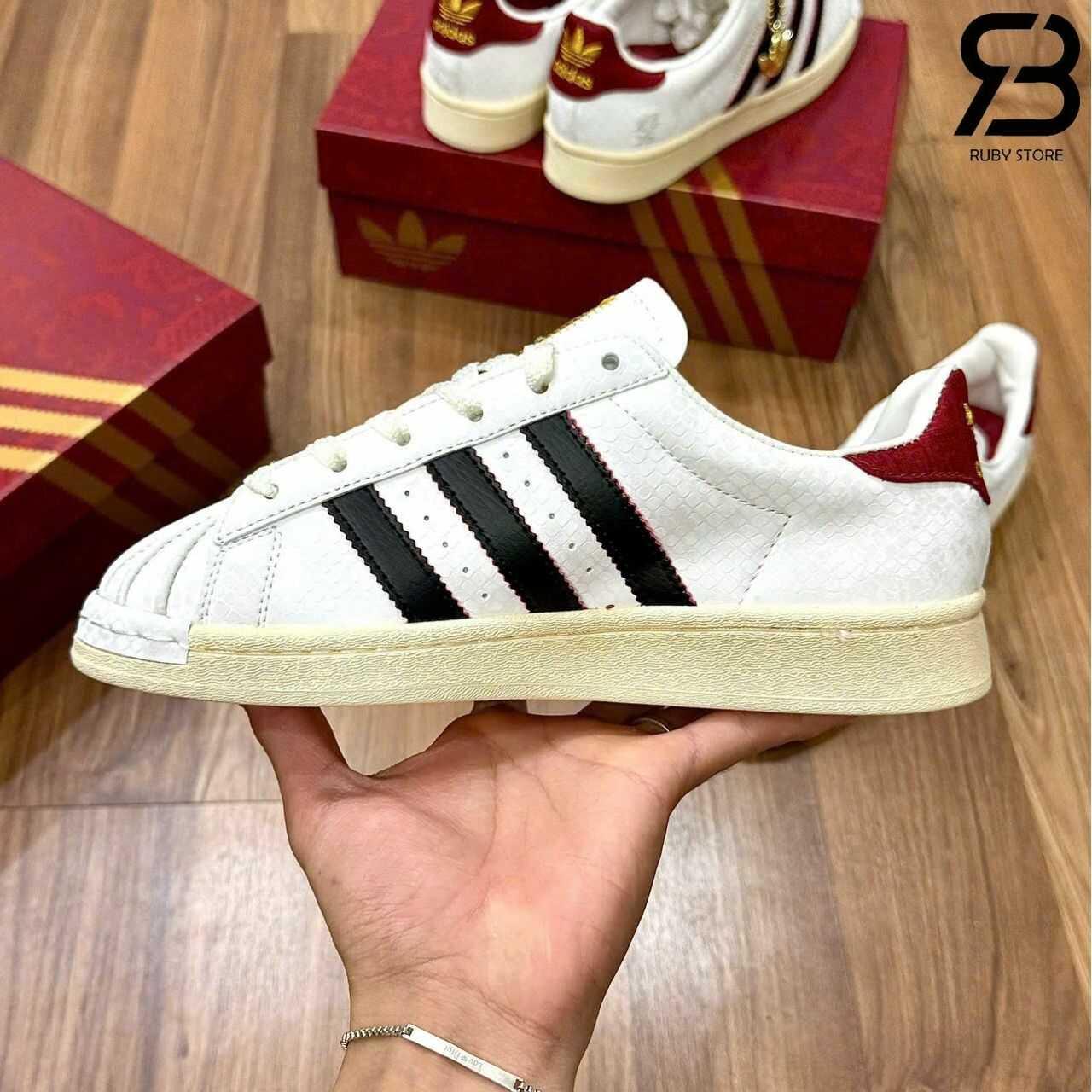 adidas gazelle silver green womens Adidas Superstar Vintage (CBLACK/CWHITE/CREWHT) – CNCPTS main image 1