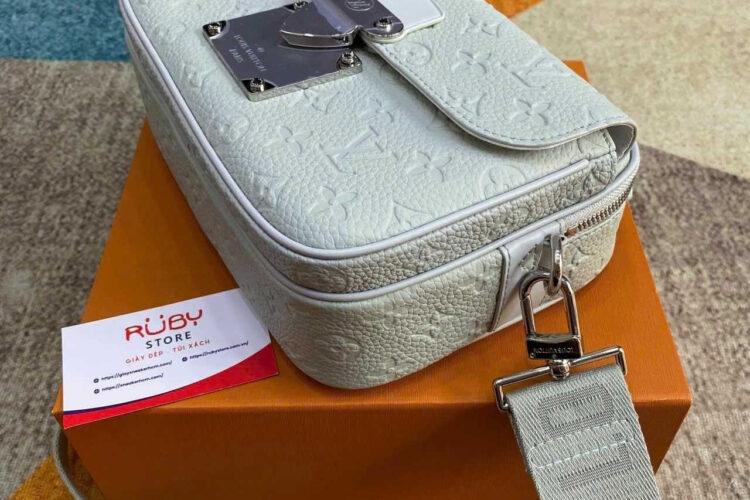 Túi LV S Lock Messenger M23152 Mineral Grey Taurillon Màu Xám