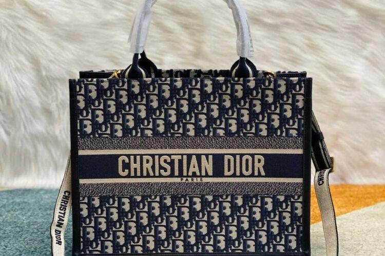 Túi Medium Dior Book Tote Blue Oblique And Calfskin