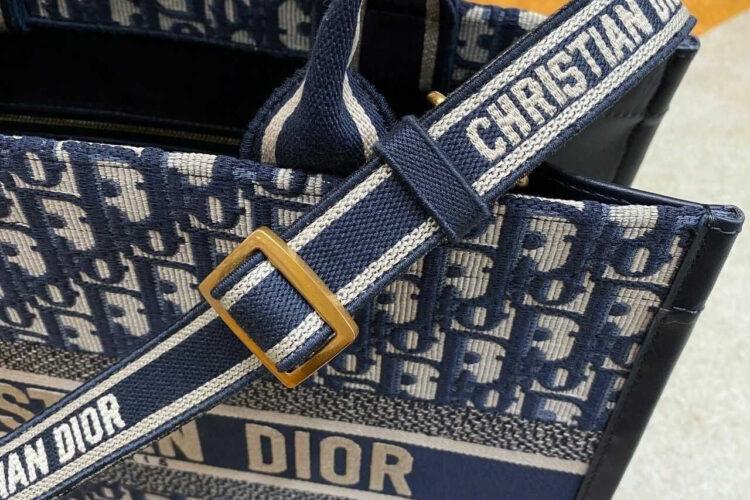 Túi Medium Dior Book Tote Blue Oblique And Calfskin