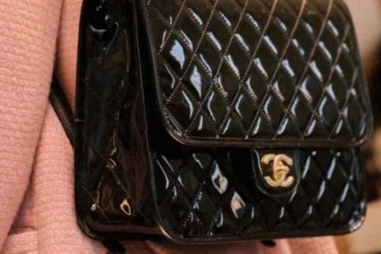 Ba Lô CN 22FW Large Backpack Màu đen Bóng Da Bê GHW 31.5CM