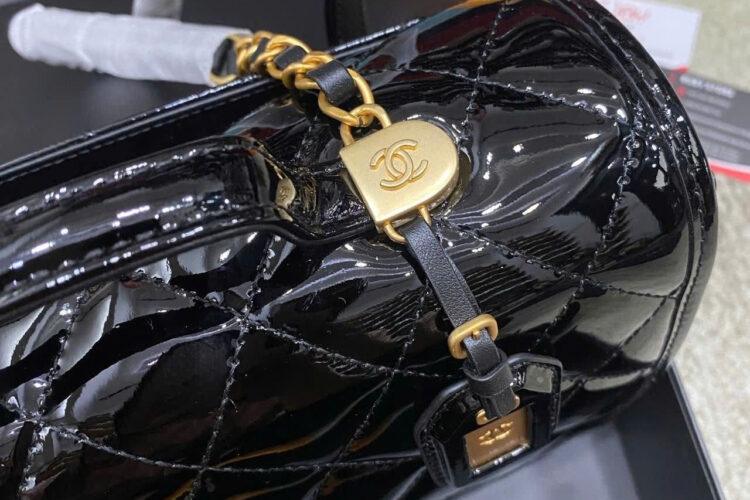 Ba Lô CN 22FW Large Backpack Màu đen Bóng Da Bê GHW 31.5CM