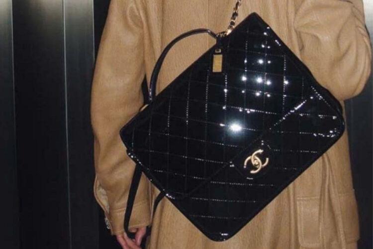 Ba Lô CN 22FW Large Backpack Màu đen Bóng Da Bê GHW 31.5CM