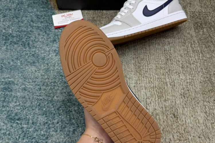 Giày Air Jordan 1 Low Georgetown Màu Xám Trắng Xanh
