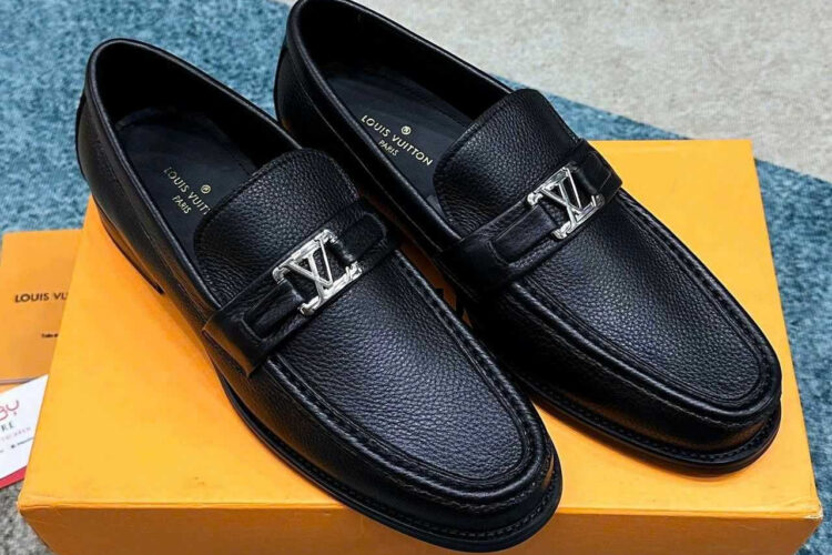 Giày Lười LV Major Loafer Black Grained Calfskin SHW Màu đen
