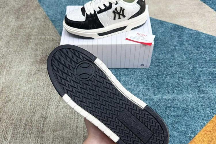 Giày MLB Chunky Liner Embo Monogram White Black Trắng Đen