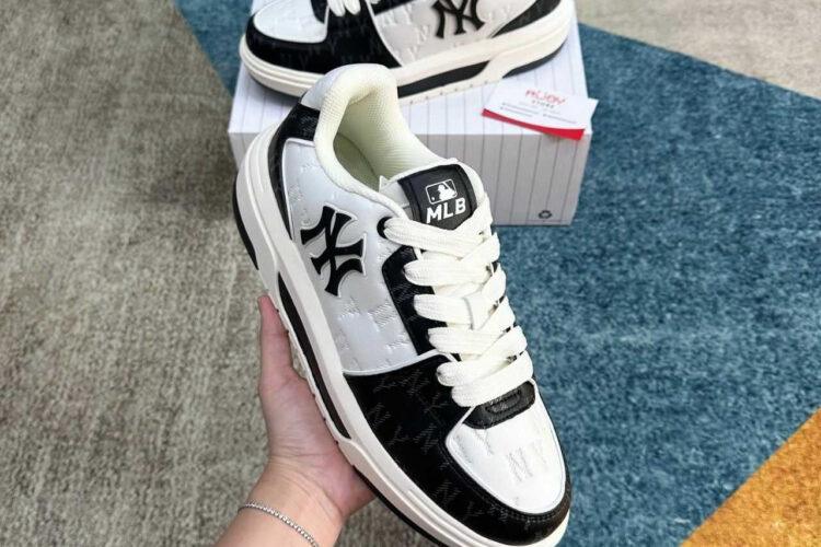 Giày MLB Chunky Liner Embo Monogram White Black Trắng Đen