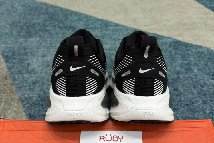 Giày Nike Vomero 18 Running Shoes đen trắng xám