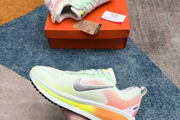 Giày Nike Vomero 18 Running Shoes Xanh đỏ bạc