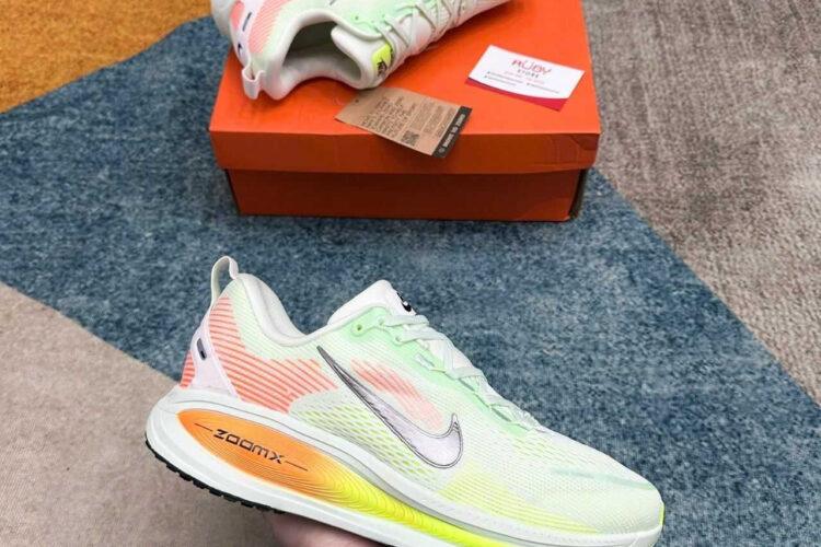 Giày Nike Vomero 18 Running Shoes Xanh đỏ bạc