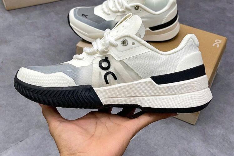 Giày On Running Roger Pro 2 White Black Trắng đen