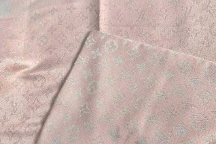 Khăn lụa LV Silk and Wool Shawl Pearl Pink Monogram hồng