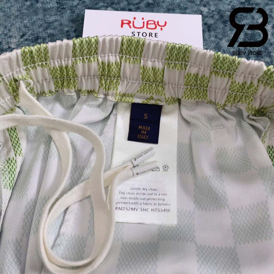 Quần Short LV Damier Gradient Printed Silk 1AGTNA Best Quality