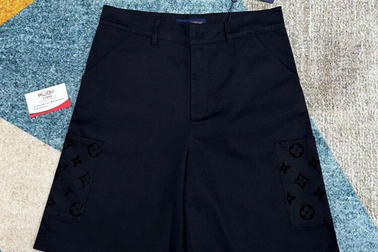 Quần Short LV Flocked Cotton Cargo 1AFQXO Màu đen