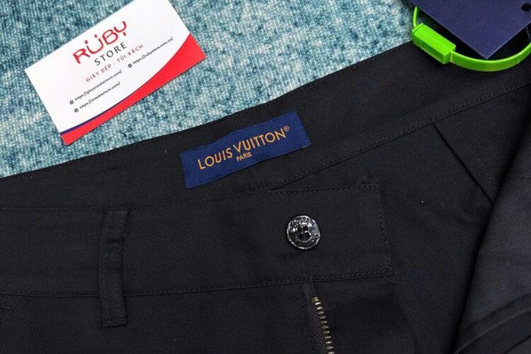 Quần Short LV Flocked Cotton Cargo 1AFQXO Màu đen