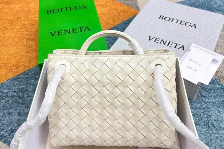 Túi Botega Veneta Small Andiamo Intrecciato Lambskin Size 25 Màu Kem