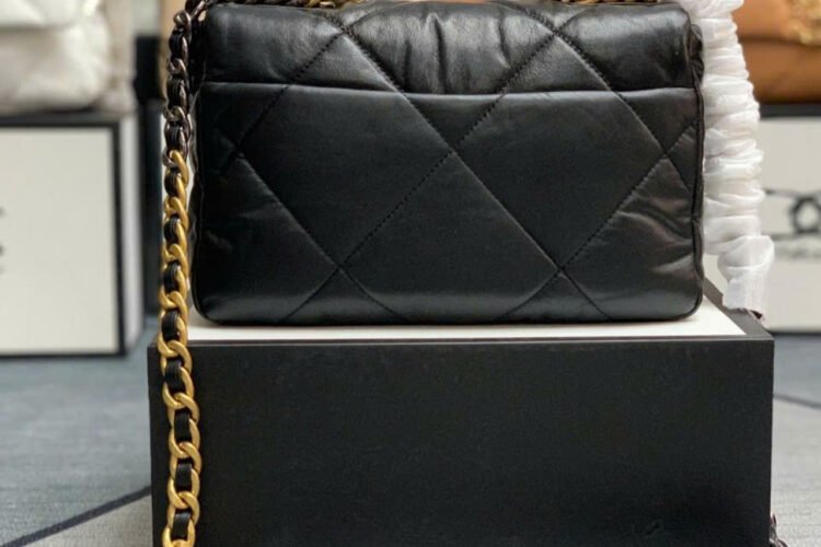 Túi CN 19 Flap Bag Black Goatskin GHW 26CM Màu đen