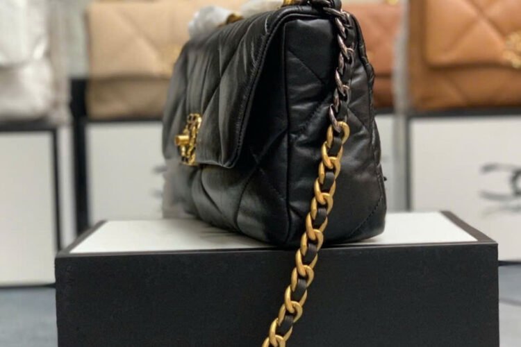 Túi CN 19 Flap Bag Black Goatskin GHW 26CM Màu đen