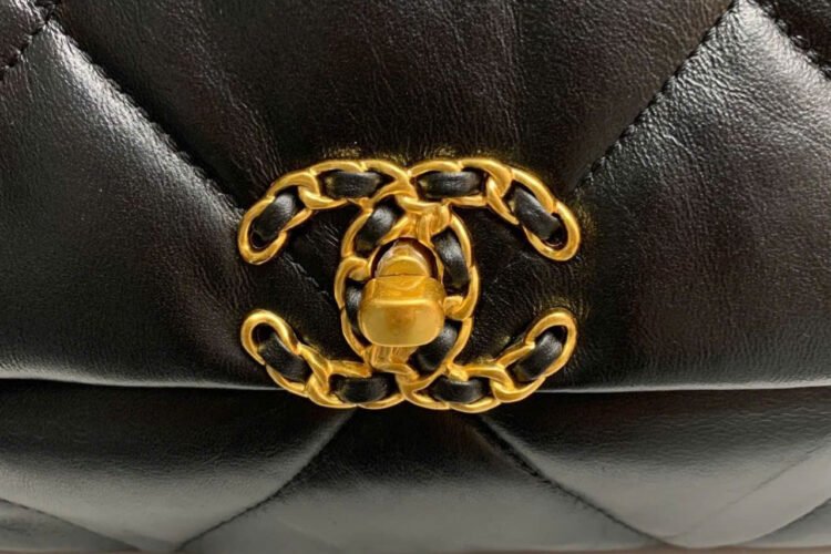 Túi CN 19 Flap Bag Black Goatskin GHW 26CM Màu đen