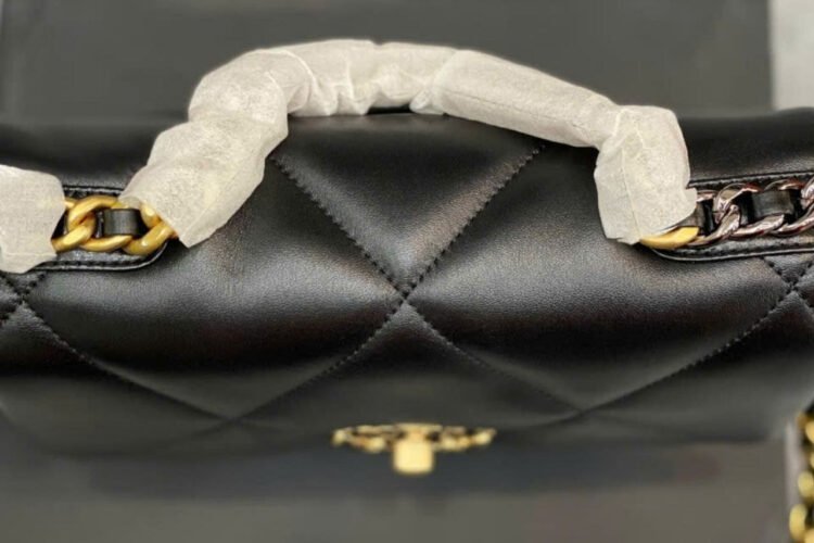 Túi CN 19 Flap Bag Black Lambskin 26CM Màu đen