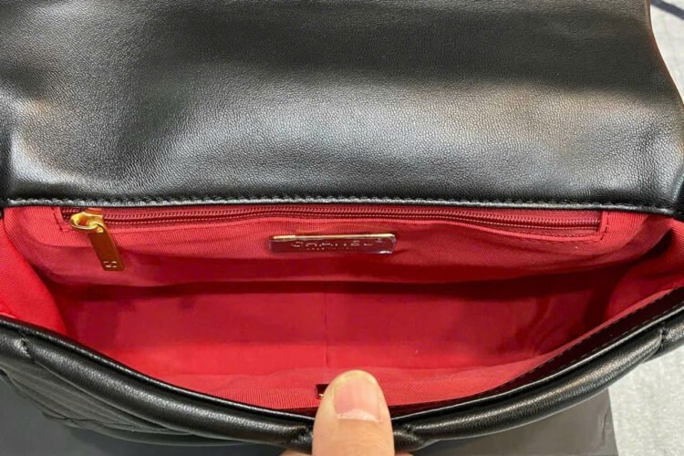 Túi CN 19 Flap Bag Black Lambskin 26CM Màu đen