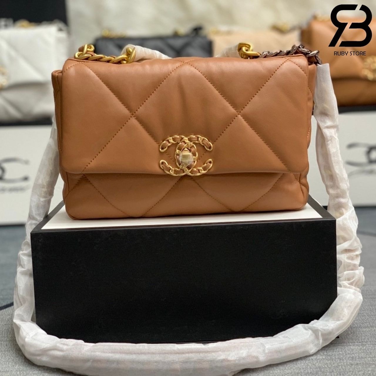 Túi CN 19 Flap Bag Caramel Lambskin Màu Nâu Da Cừu 26CM