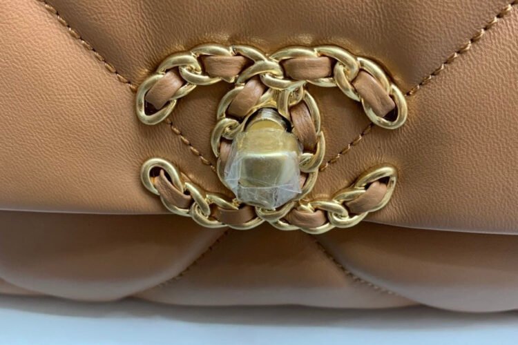 Túi CN 19 Flap Bag Caramel Lambskin Màu Nâu Da Cừu 26CM