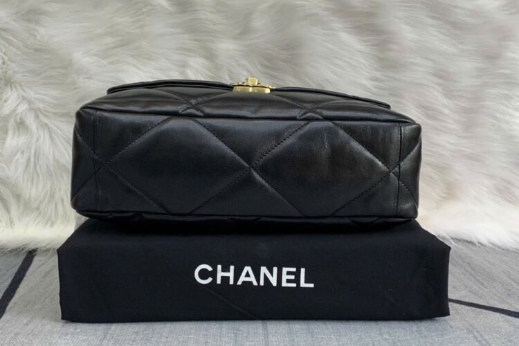 Túi CN 19 Flap Bag Large Black Lambskin GHW 30CM Màu đen