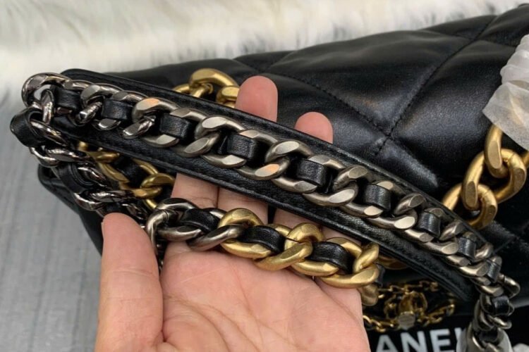 Túi CN 19 Flap Bag Large Black Lambskin GHW 30CM Màu đen