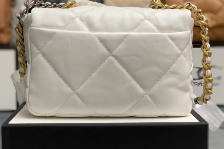 Túi CN 19 Flap Bag White Lambskin 26CM Màu Trắng