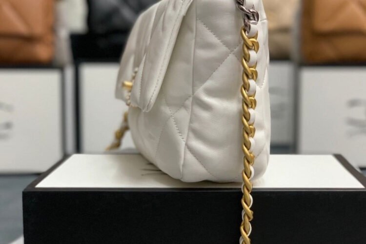 Túi CN 19 Flap Bag White Lambskin 26CM Màu Trắng