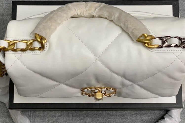Túi CN 19 Flap Bag White Lambskin 26CM Màu Trắng