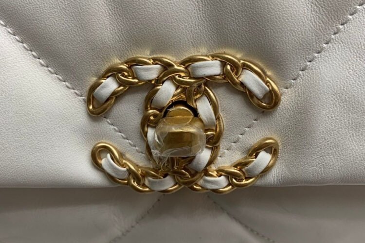 Túi CN 19 Flap Bag White Lambskin 26CM Màu Trắng