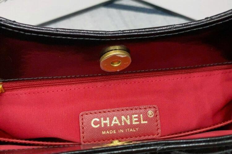 Túi CN 23C Medium Hobo Handbag Black Calfskin 22.5CM đen