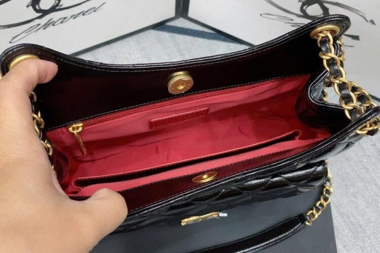 Túi CN 23C Medium Hobo Handbag Black Calfskin 22.5CM đen