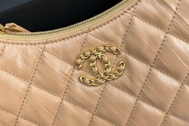 Túi CN 23K 19 Logo Mini Hobo Beige Calfskin 20CM Màu Be