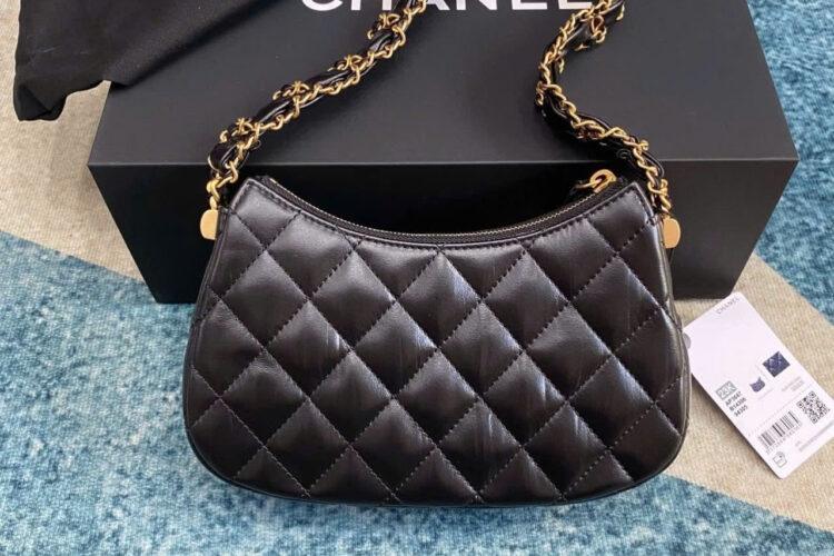 Túi CN 23K 19 Logo Mini Hobo Black Calfskin 20CM Màu đen