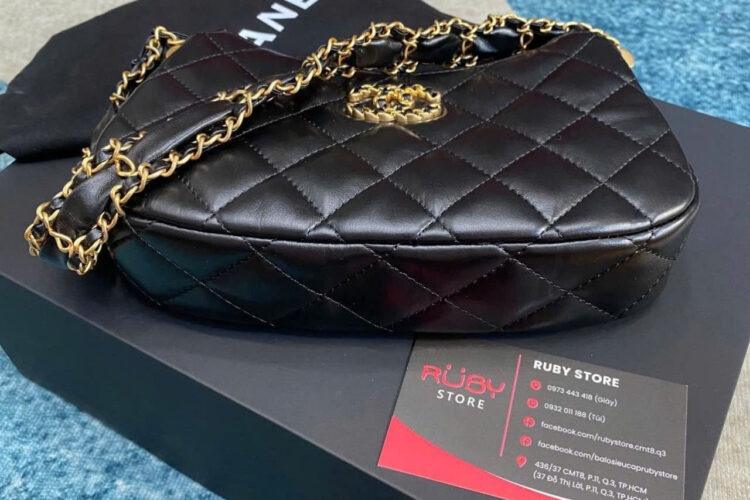 Túi CN 23K 19 Logo Mini Hobo Black Calfskin 20CM Màu đen