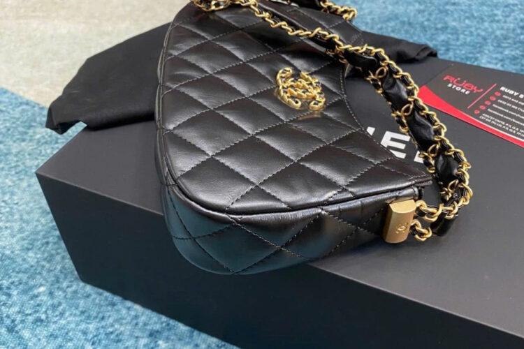 Túi CN 23K 19 Logo Mini Hobo Black Calfskin 20CM Màu đen