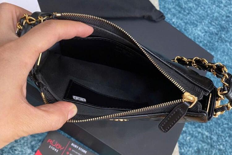 Túi CN 23K 19 Logo Mini Hobo Black Calfskin 20CM Màu đen