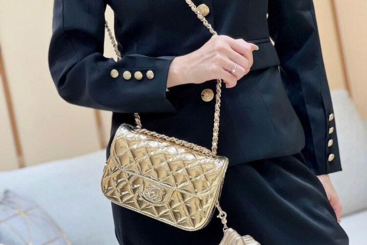 Túi CN 24C Mini Flap Bag With Star Coin Purse Gold 19CM Vàng