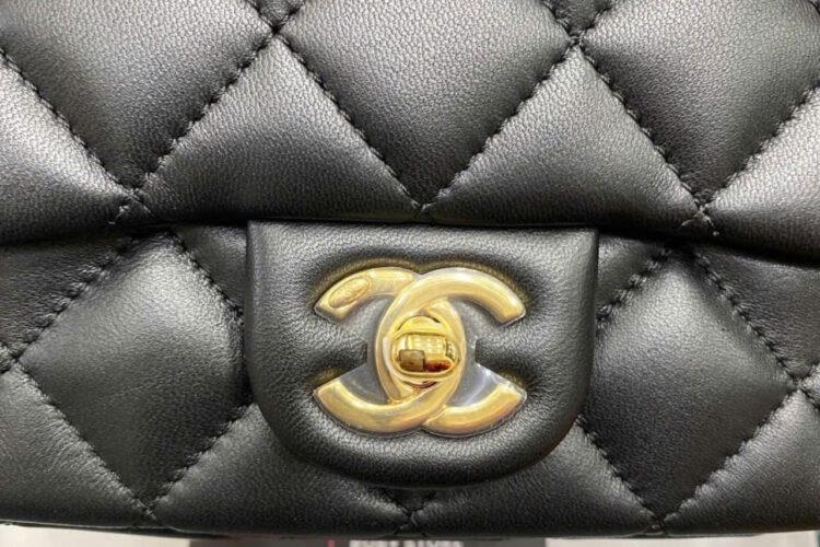 Túi CN 24SS Mini Flap Bag Top Handle Black Lambskin GHW 19CM đen