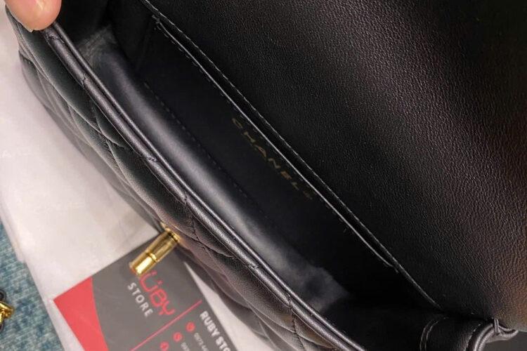 Túi CN 24SS Mini Flap Bag Top Handle Black Lambskin GHW 19CM đen