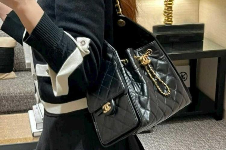 Túi CN 25 Small Handbag Black Calfskin Size 30 Màu đen