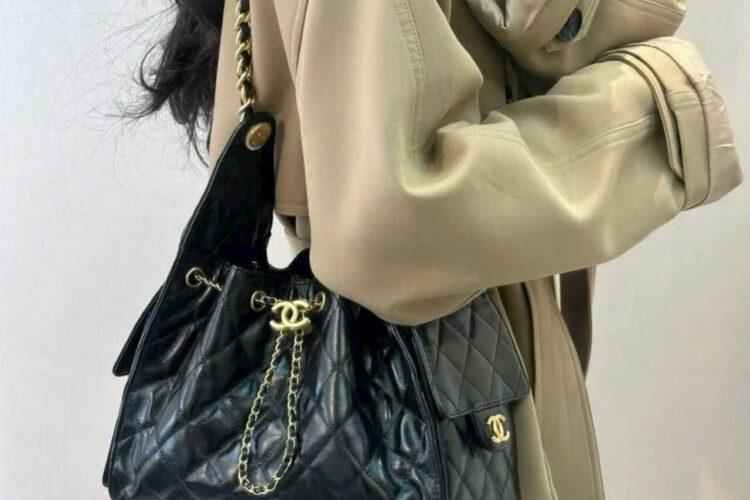 Túi CN 25 Small Handbag Black Calfskin Size 30 Màu đen